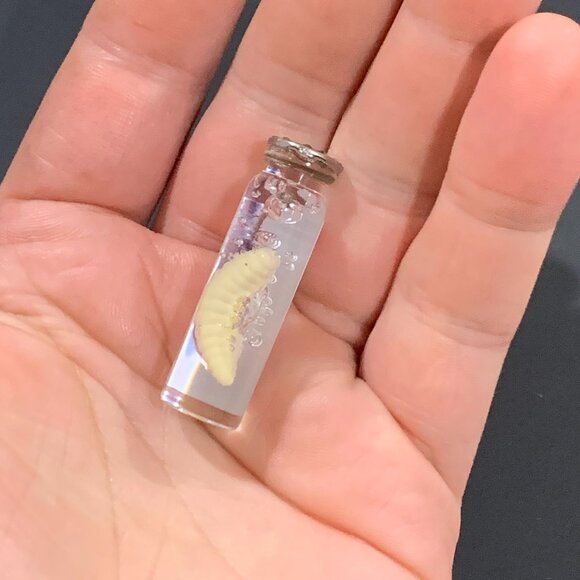 Resident Evil 7 - CADOU VIAL - 1.25inches - Picture 5 of 8